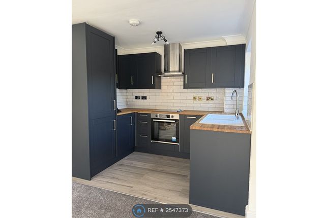 Flat, Kingsgate Avenue, Broadstairs photo 2