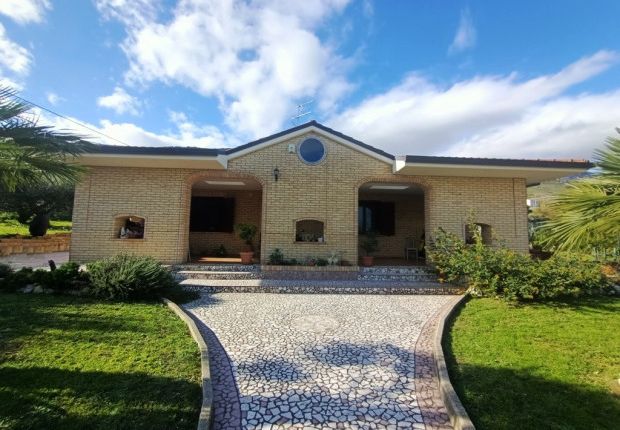 Villa for sale in Pescara, Castiglione A Casauria, Pe65020