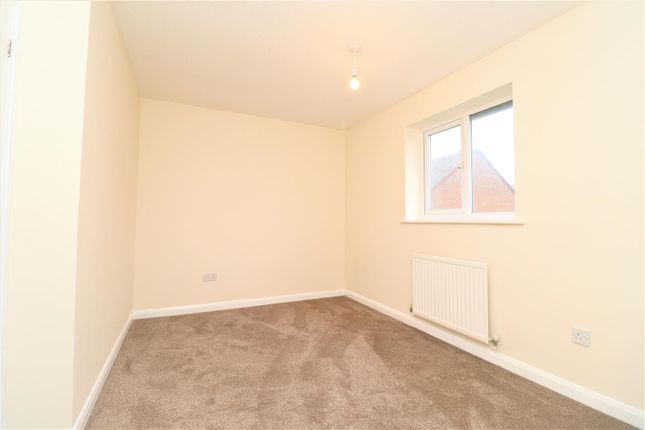 52, Gold Close, Nuneaton photo 5