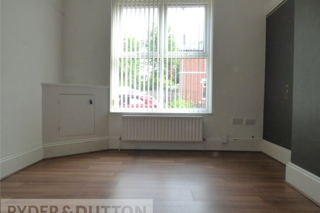 589, Oldham Road, Manchester photo 3