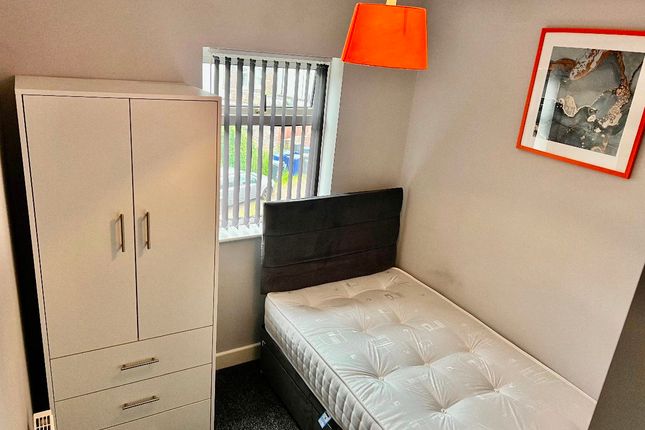 Thumbnail Room to rent in London Road, Newcastle-Under-Lyme