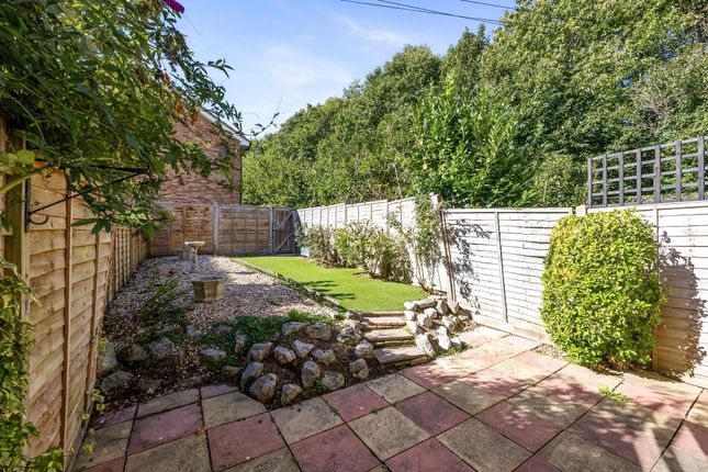 25 Michelham Road, Uckfield photo 4