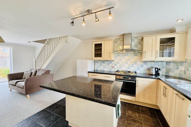 17, St. Hildas Close, Didcot photo 2