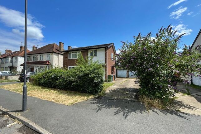 College Road, Harrow Weald photo 2