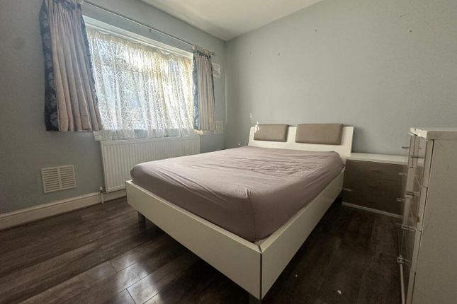9, Stratford Road, Hayes photo 4