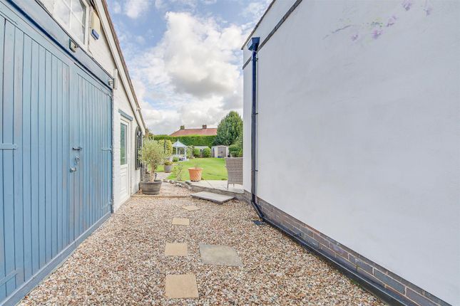 Detached Garage