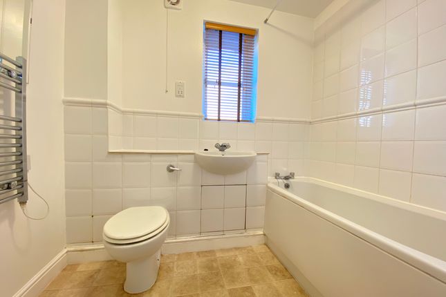 2, Windmill Drive, London photo 5