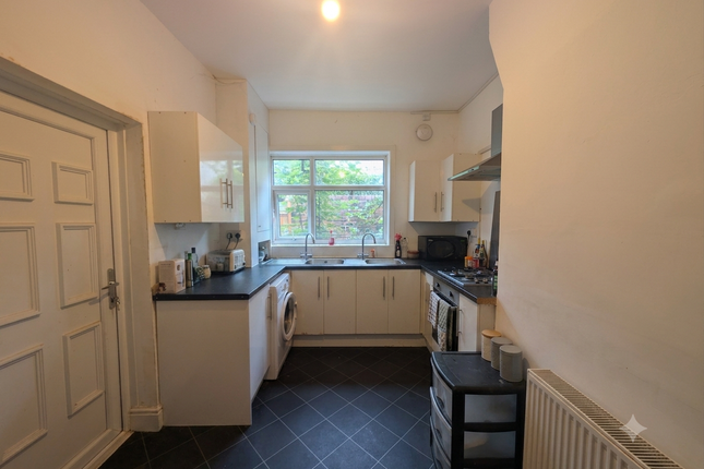 39, Salford photo 5