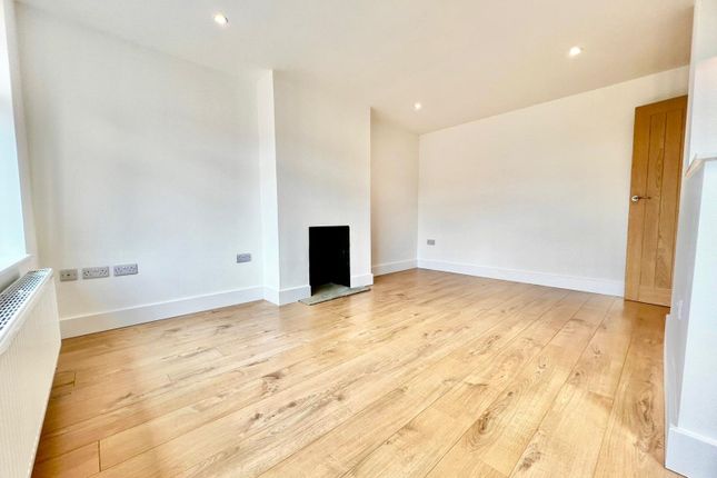 2, Carr Bridge Avenue, West Yorkshire photo 4