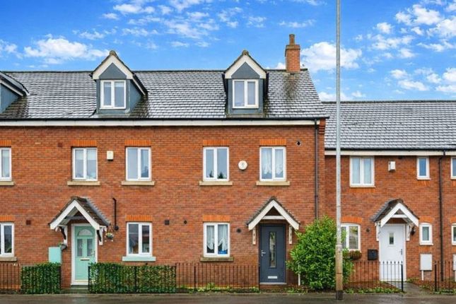 3-bed house on 72, Derby Road, Uttoxeter, £200,000