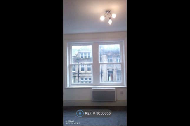 Flat, North Street, Keighley photo 5