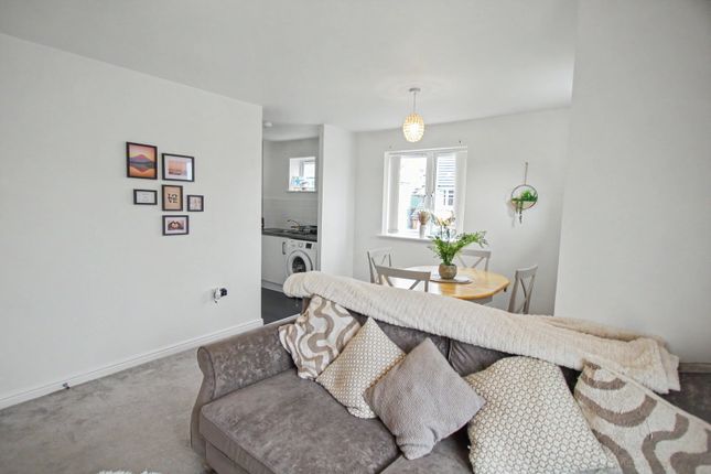 39,Flat H, Drum Tower View, Caerphilly photo 3