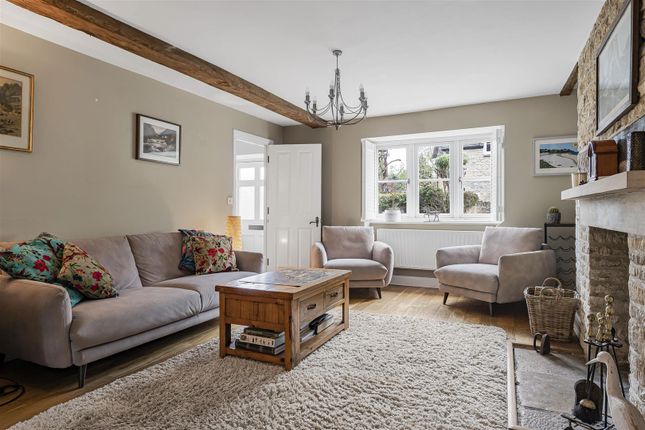 7, Oxford Court, Weston-On-The-Green photo 3
