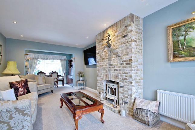 1, Bakers Meadow, Brentwood photo 2