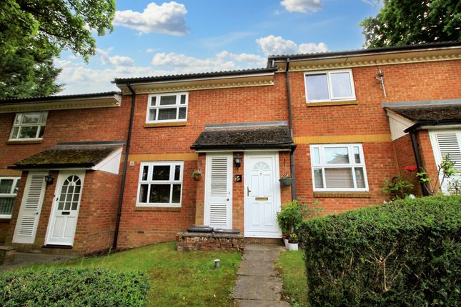 Thumbnail Maisonette for sale in Lower Furney Close, Totteridge, High Wycombe