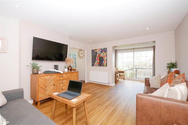 6, Hayfield Close, Shipley photo 2