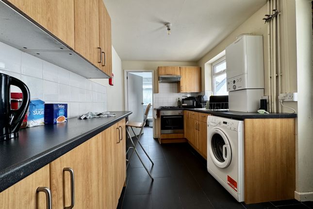 3-bed terraced on 37, Russell Street, Cardiff, £1,650/mo