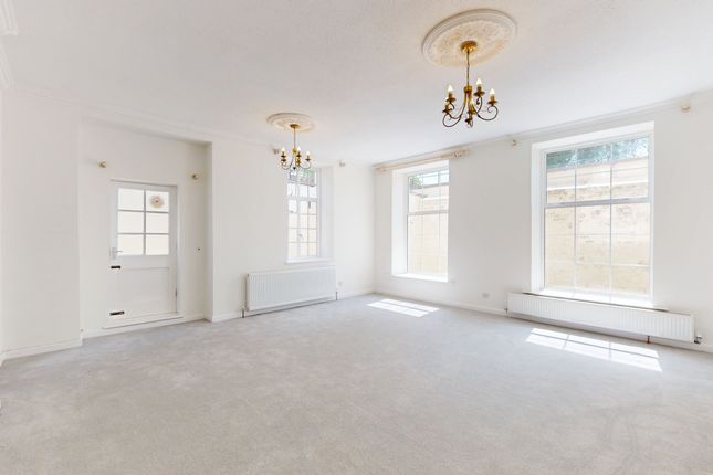 11, Hatherley Court, Hatherley, Cheltenham photo 3