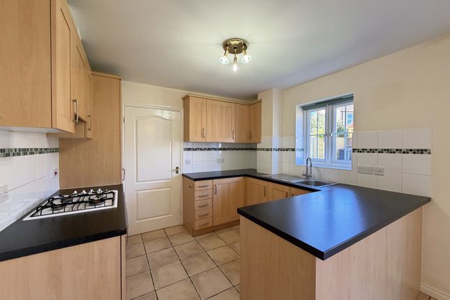 41, Heath Road, Navenby photo 3