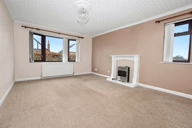 4, Steeple Avenue, Wakefield photo 3