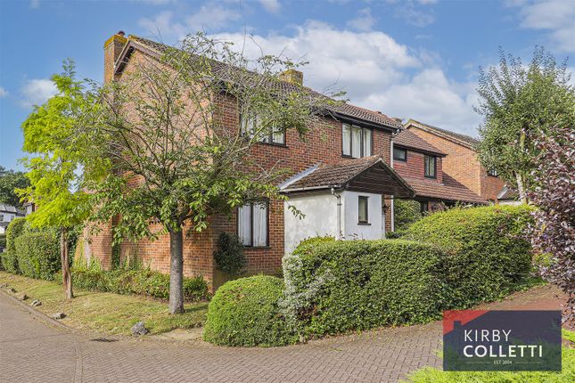 4-bed house on 10, Badgers Croft, Broxbourne, £675,000
