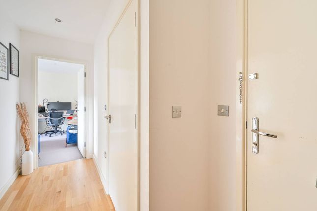 Flat for sale in Tracey Bellamy Court, Limehouse, London
