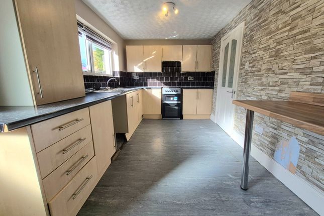 6, Ennerdale, Skelmersdale photo 4