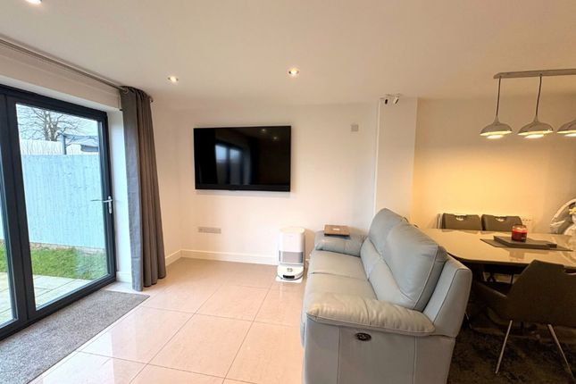 27 Boundary Way, Chesterfield photo 5