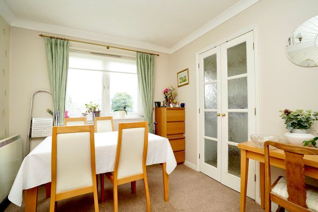 20 The Views, George Street, Huntingdon photo 3
