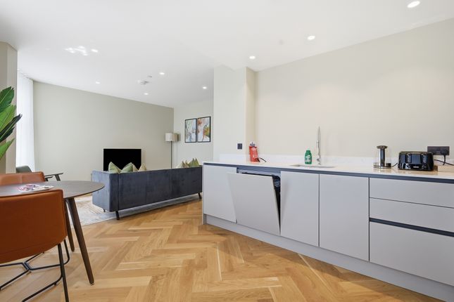 2 , Munro Terrace, London photo 5