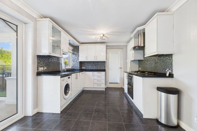 156 Goremire Road, Carluke photo 4