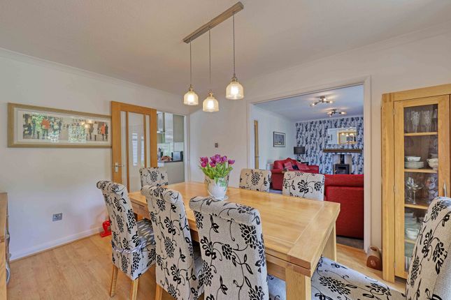 57 Hemsdale, Maidenhead photo 3