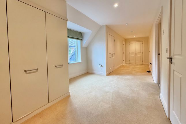 3 Twynham Way, Birch Grove, Eastleigh photo 4