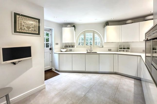 The Old Buttery, 7, Grace Avenue, Shenley photo 4