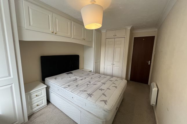 78, Romana Court, Staines-upon-Thames photo 4