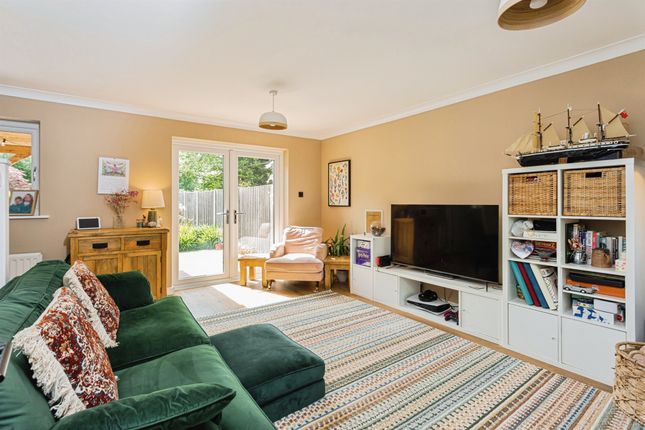 7, The Acorns, Hassocks photo 2