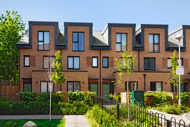 3 Bedroom Terraced in TW8