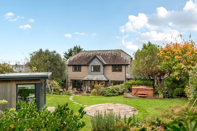 1373454-76-69023dc9A4438-Arw-1