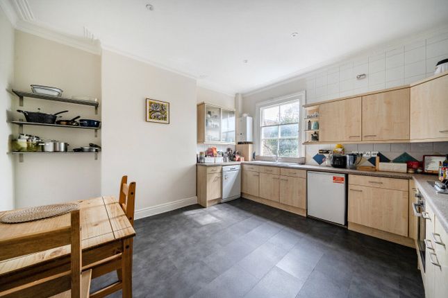 Flat A, 19, Waldegrave Road, London photo 4