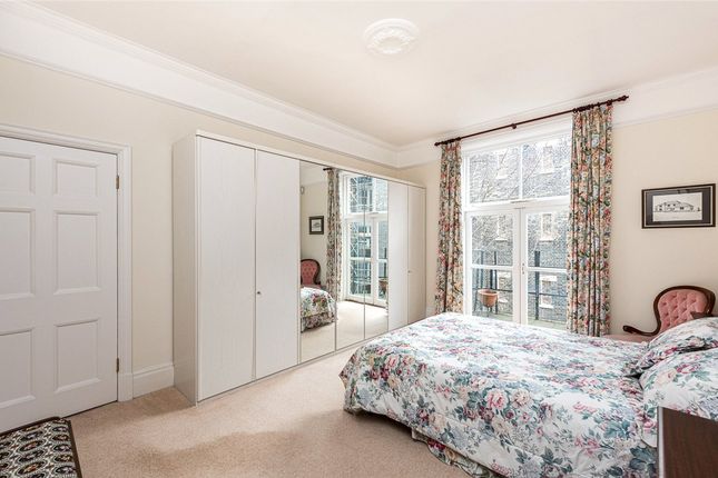 177 Ashley Gardens,, Emery Hill Street, London photo 4