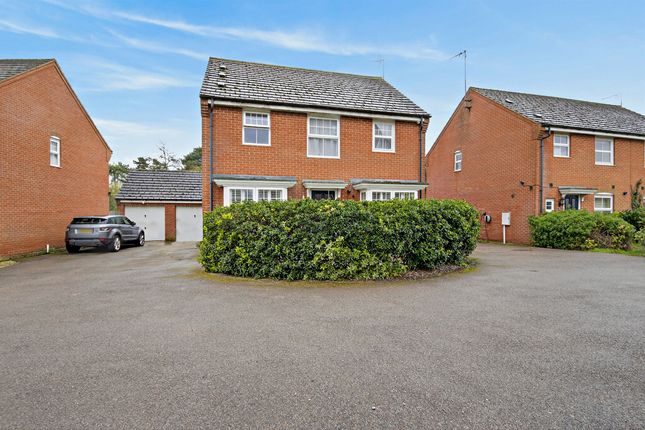 35, Hillside Gardens, Peterborough photo 2