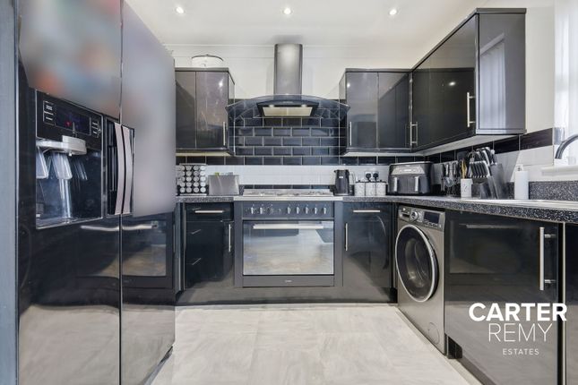 38, Bermuda Road, Tilbury photo 2