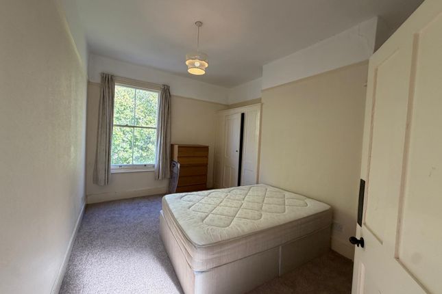 Vicarage Mansions, Queenstown Road, London photo 5