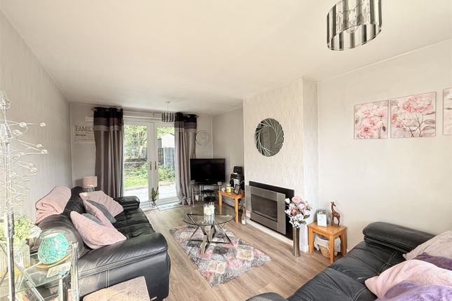 133, Chester Avenue, Dukinfield photo 2