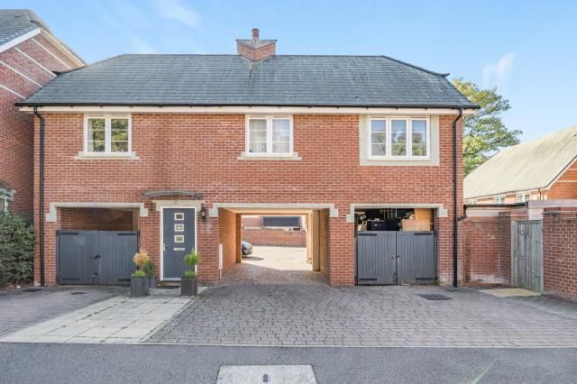10, Eaker Street, High Wycombe photo 2