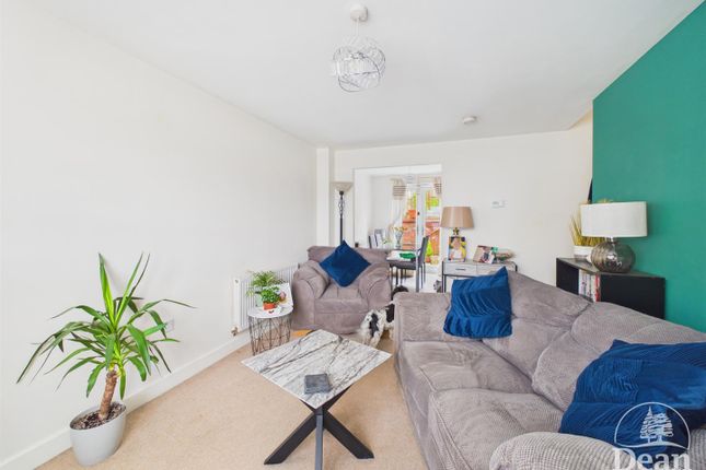 91, Sneyd Wood Road, Cinderford photo 2