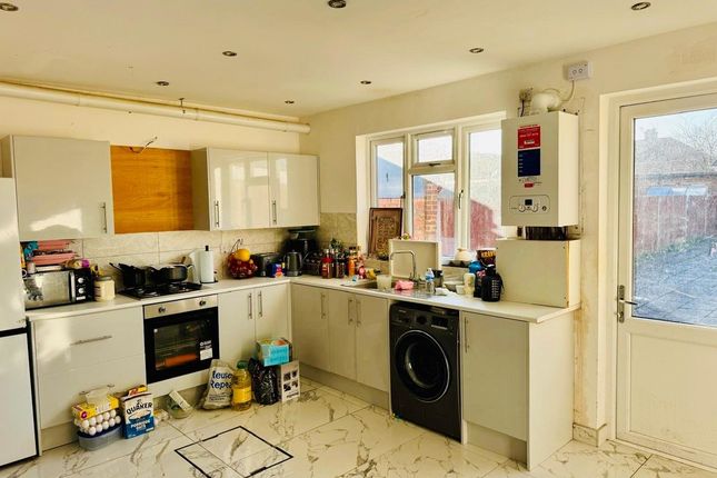 Manor Avenue, Hounslow photo 3