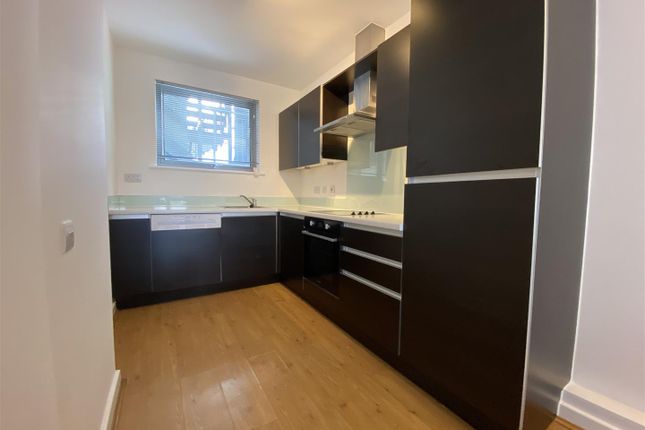 406 Riverside, 417, Wick Lane, London photo 3