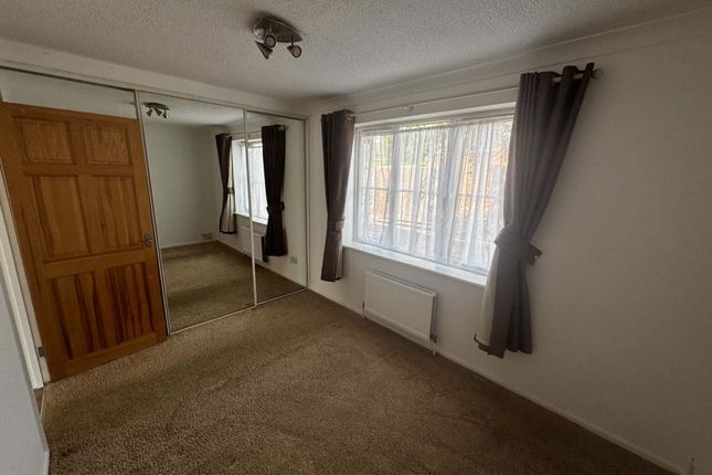 10, St Thomas Court, Thatcham photo 5