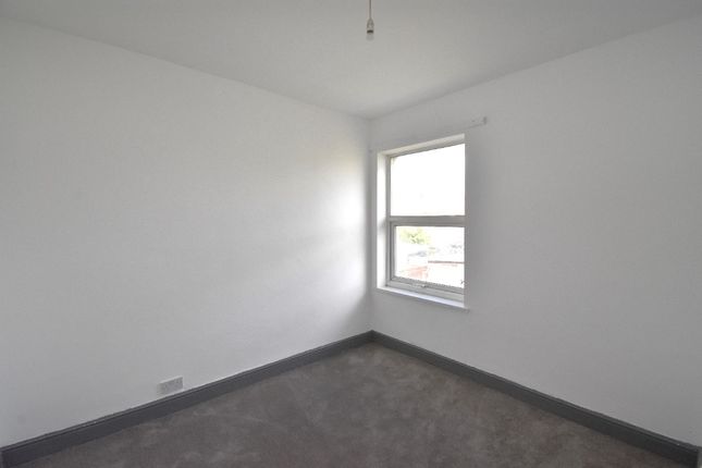 Flat 2, 64, Alliance Avenue, Hull photo 5